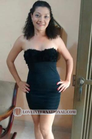 157152 - Akira Age: 49 - Colombia