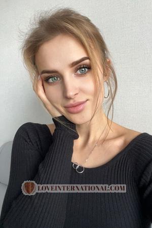 221279 - Nataliia Age: 31 - Ukraine