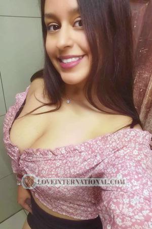 222243 - Andrea Age: 33 - Costa Rica