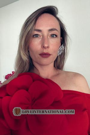 223461 - Olga Age: 39 - USA