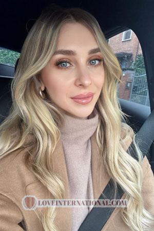 224353 - Anastasiia Age: 33 - Ukraine